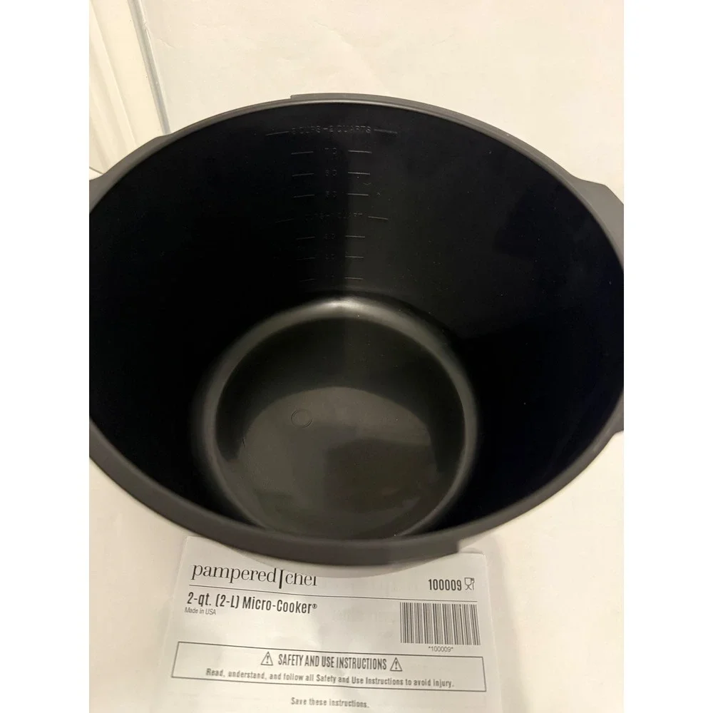 Pampered‎ Chef 2 Quart Micro-Cooker 100009 Black Microwave Steamer Strainer Lid